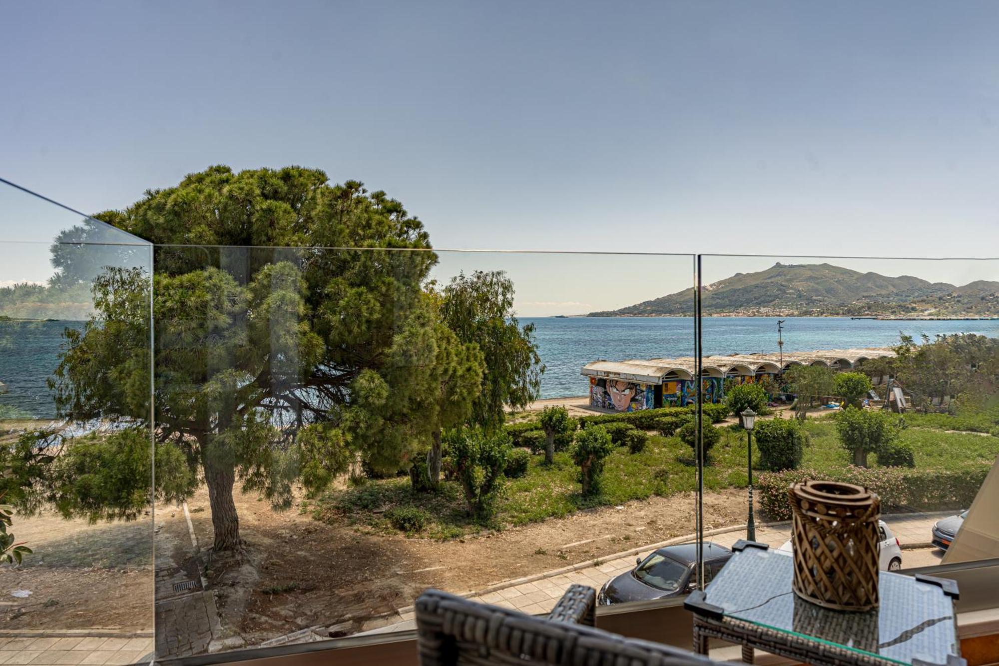 Sea Front Spirit Apartment *